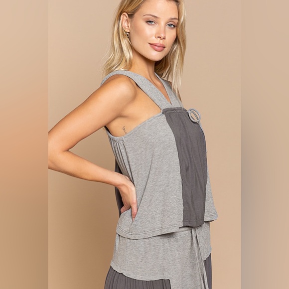 POL Grey Colorblock Halter Top - Picture 5 of 6